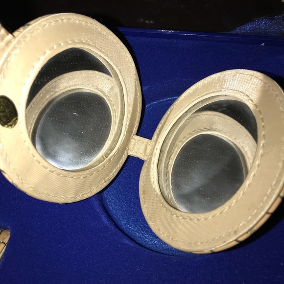 New set of trifold wallet, lipstick case & more - Picture 4 of 8